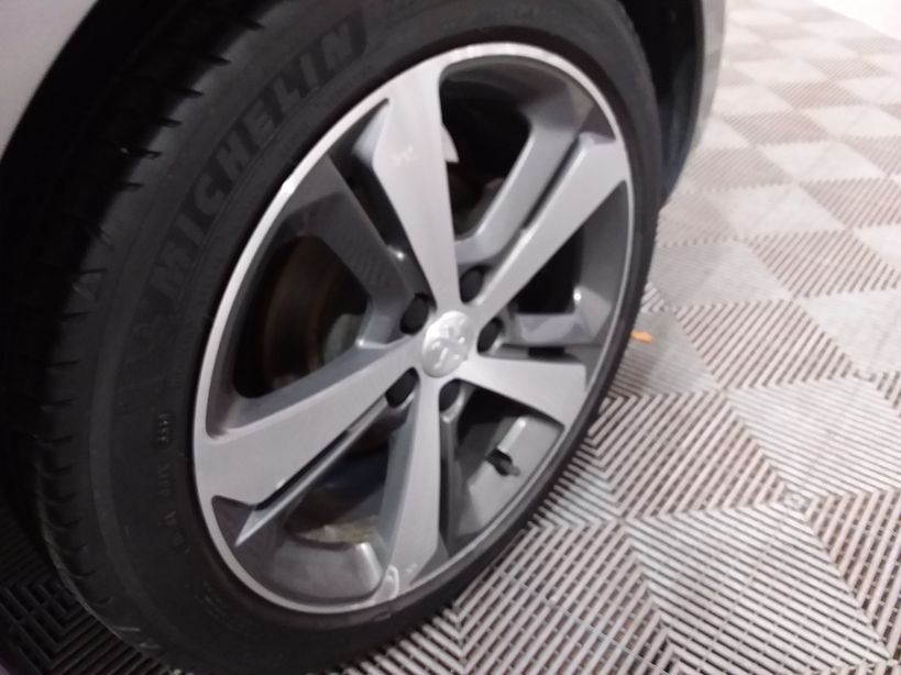 PEUGEOT 308 2019 - Photo n°8