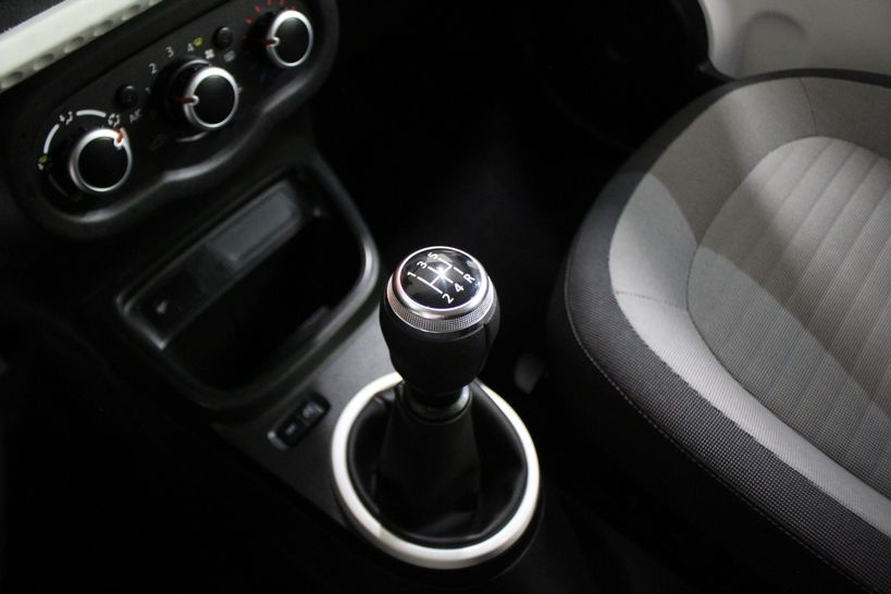 RENAULT TWINGO III 2021 - Photo n°21