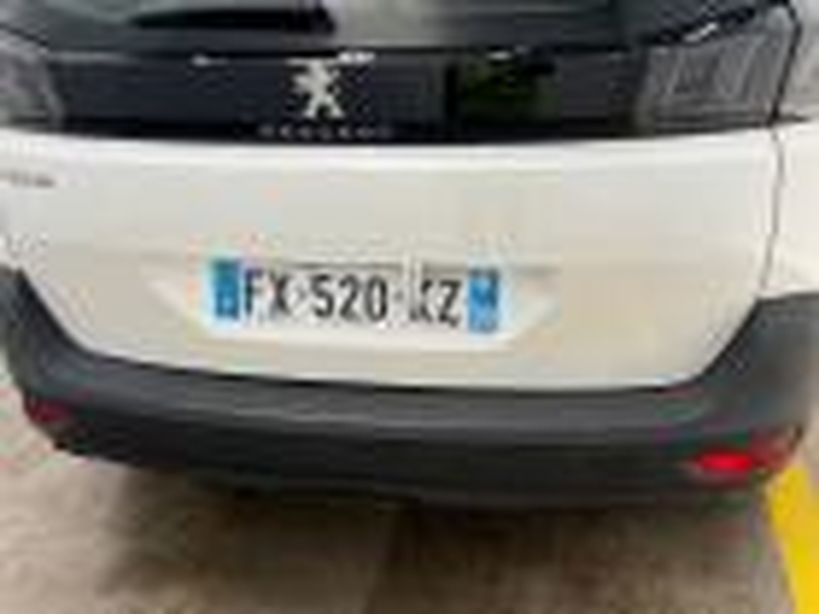 PEUGEOT 5008 2021 - Photo n°2