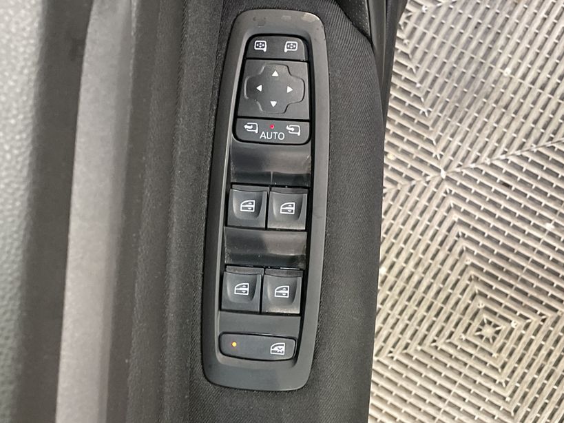 RENAULT MEGANE IV ESTATE 2021 - Photo n°21