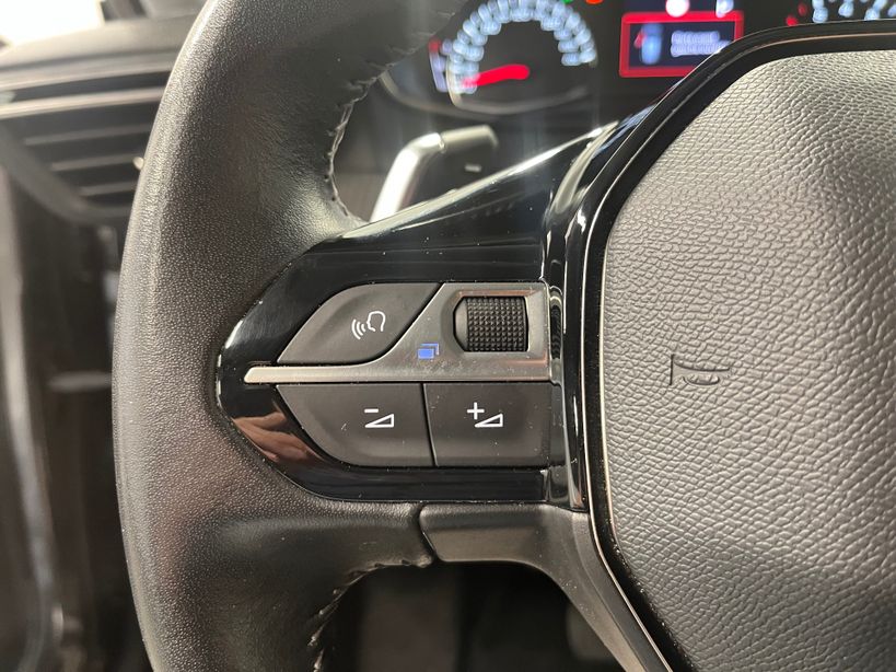 PEUGEOT 2008 BUSINESS 2021 - Photo n°12