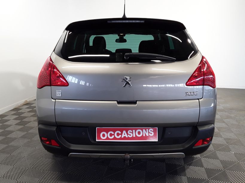 PEUGEOT 3008 HYBRID4 2012 - Photo n°5