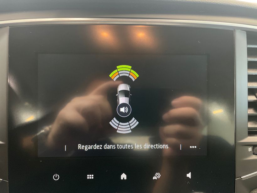 RENAULT MEGANE IV BERLINE 2022 - Photo n°13