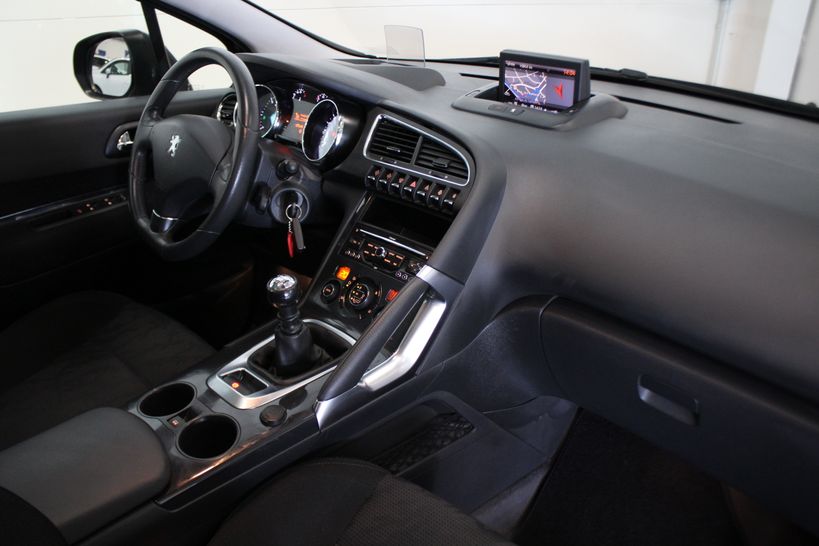 PEUGEOT 3008 2011 - Photo n°7