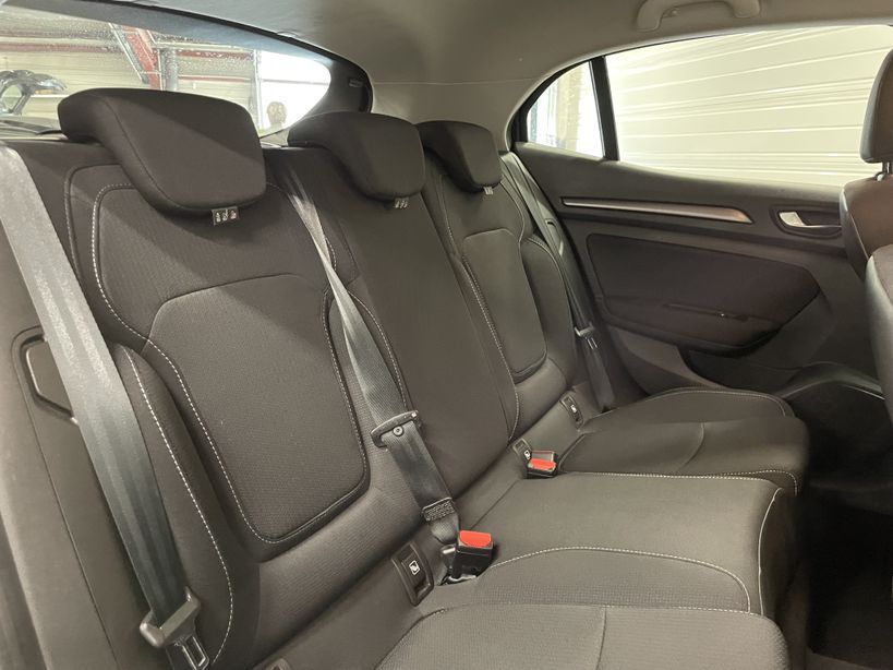 RENAULT MEGANE IV BERLINE 2021 - Photo n°12