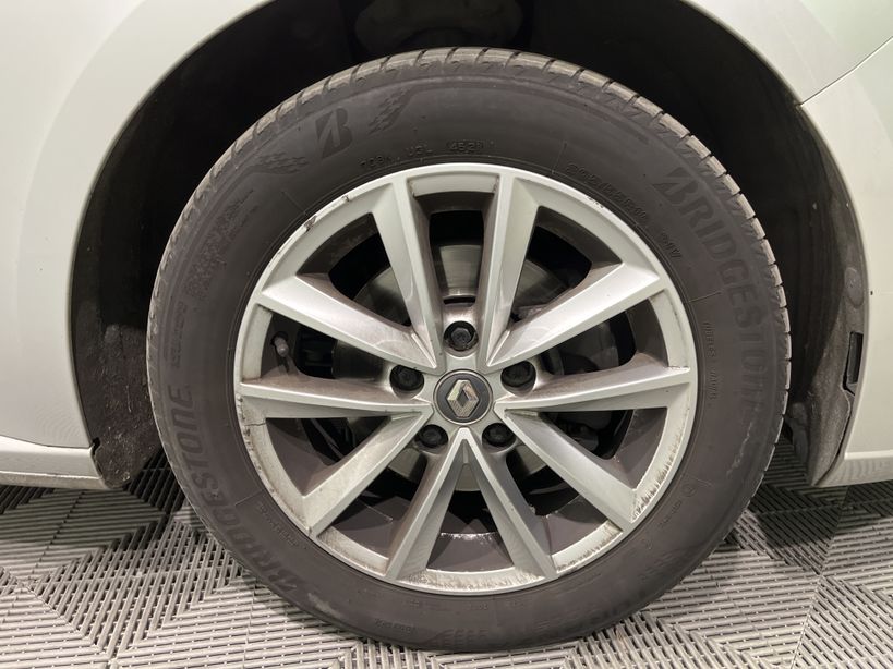 RENAULT MEGANE IV ESTATE 2019 - Photo n°9