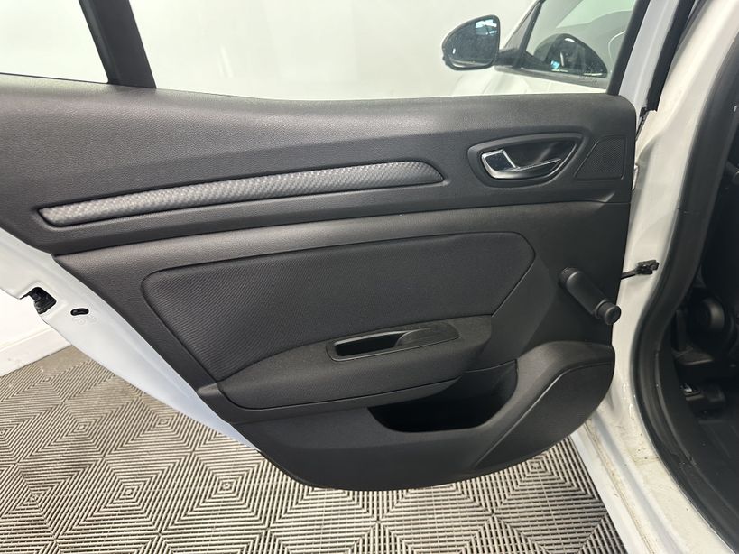 RENAULT MEGANE IV SOCIETE 2019 - Photo n°18