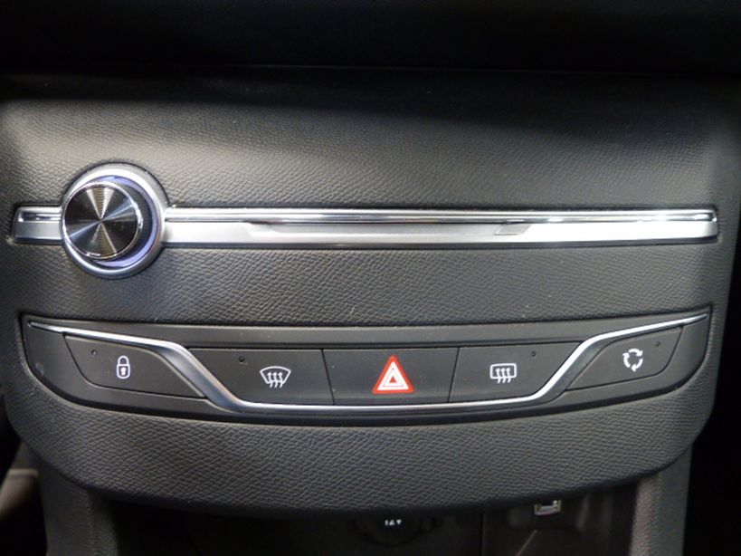 PEUGEOT 308 2020 - Photo n°9