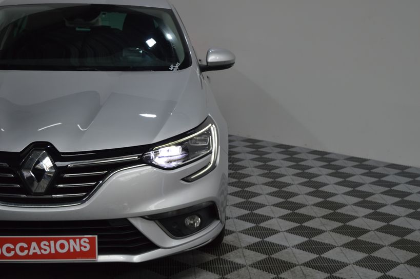 RENAULT MEGANE IV BERLINE 2019 - Photo n°37