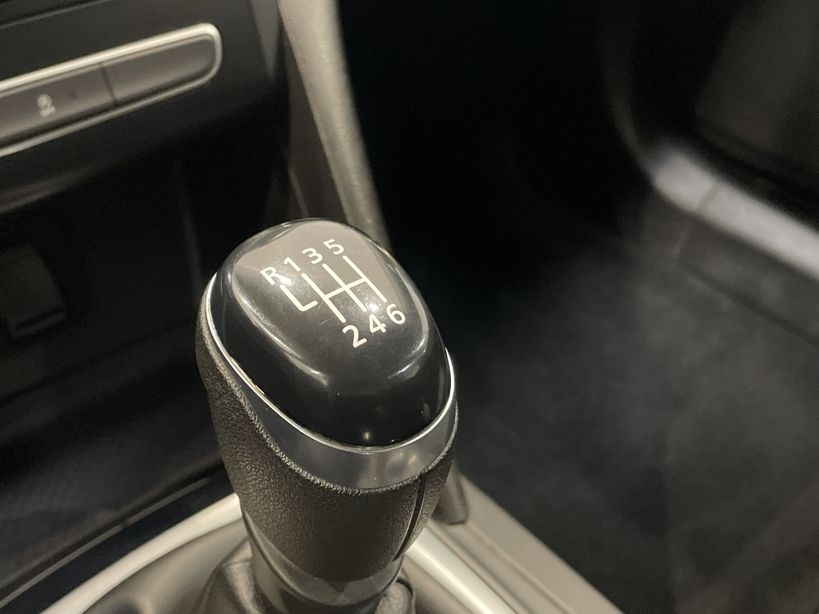 RENAULT MEGANE IV BERLINE BUSINESS 2019 - Photo n°18