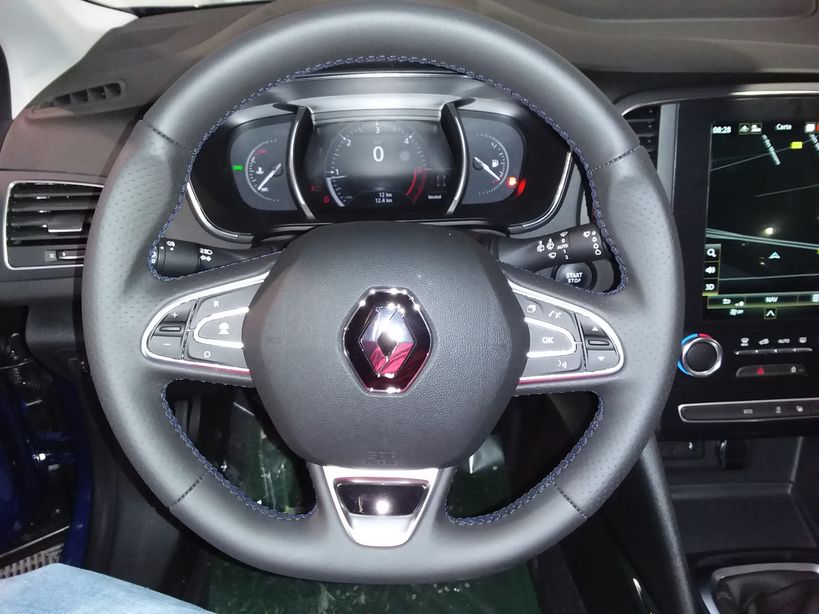 RENAULT MEGANE IV BERLINE 2019 - Photo n°11