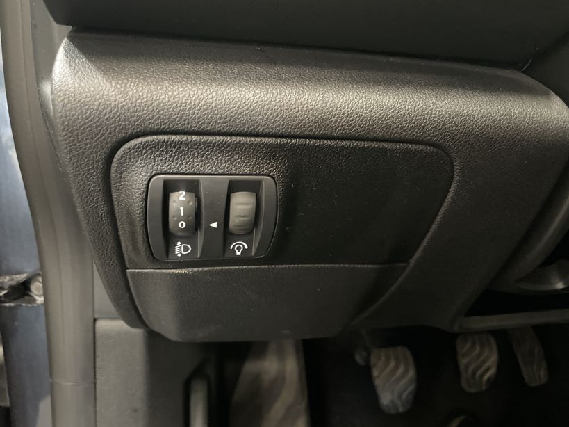 RENAULT MEGANE IV ESTATE 2021 - Photo n°19