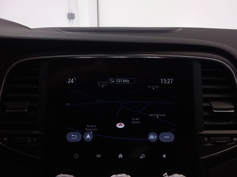 RENAULT MEGANE IV BERLINE 2023 - Photo n°15