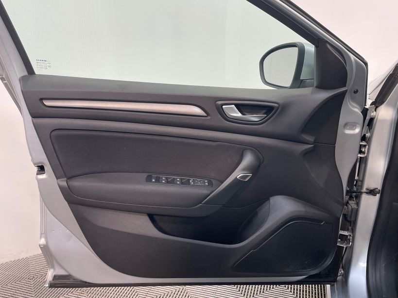 RENAULT MEGANE IV ESTATE 2021 - Photo n°33