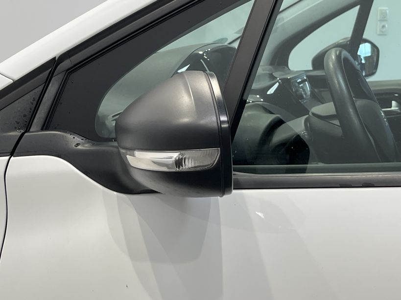 PEUGEOT 208 2013 - Photo n°34