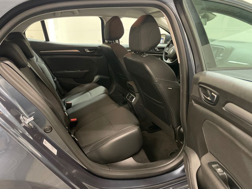 RENAULT MEGANE IV BERLINE 2023 - Photo n°8