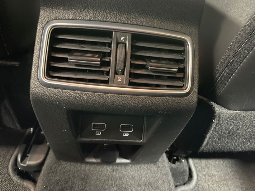 RENAULT MEGANE IV BERLINE 2022 - Photo n°27