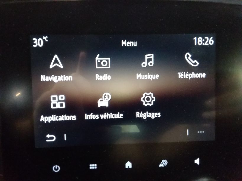 RENAULT MEGANE IV BERLINE 2020 - Photo n°24