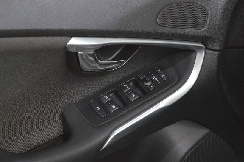 VOLVO V40 CROSS COUNTRY 2014 - Photo n°9