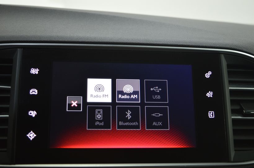 PEUGEOT 308 2015 - Photo n°16