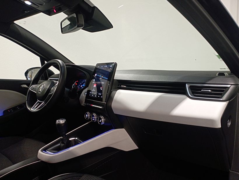 RENAULT CLIO V 2021 - Photo n°11