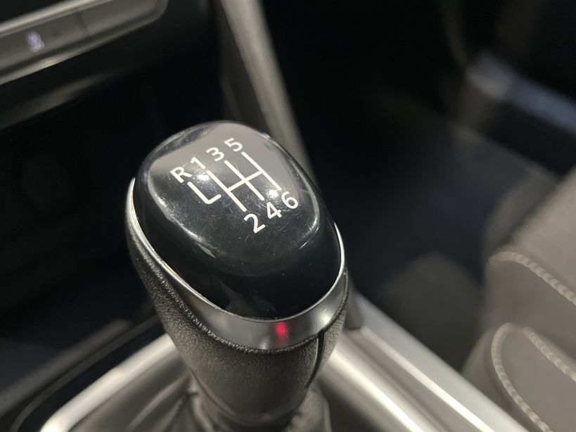 RENAULT MEGANE IV ESTATE BUSINESS 2019 - Photo n°19