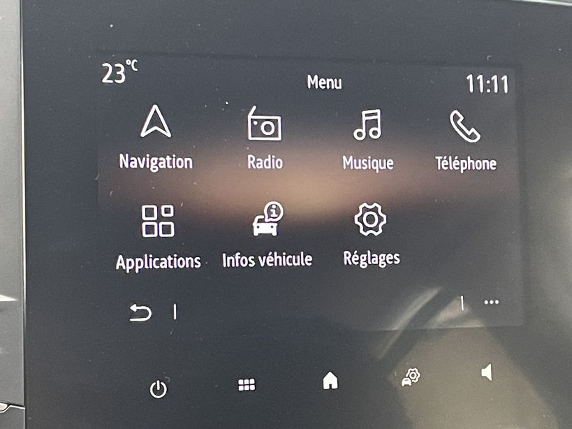 RENAULT MEGANE IV BERLINE 2023 - Photo n°18
