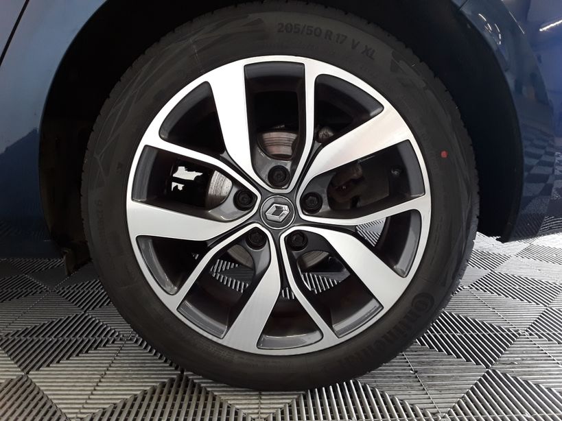 RENAULT MEGANE IV ESTATE 2017 - Photo n°18