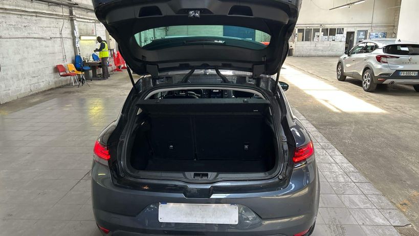 RENAULT MEGANE IV BERLINE 2022 - Photo n°15