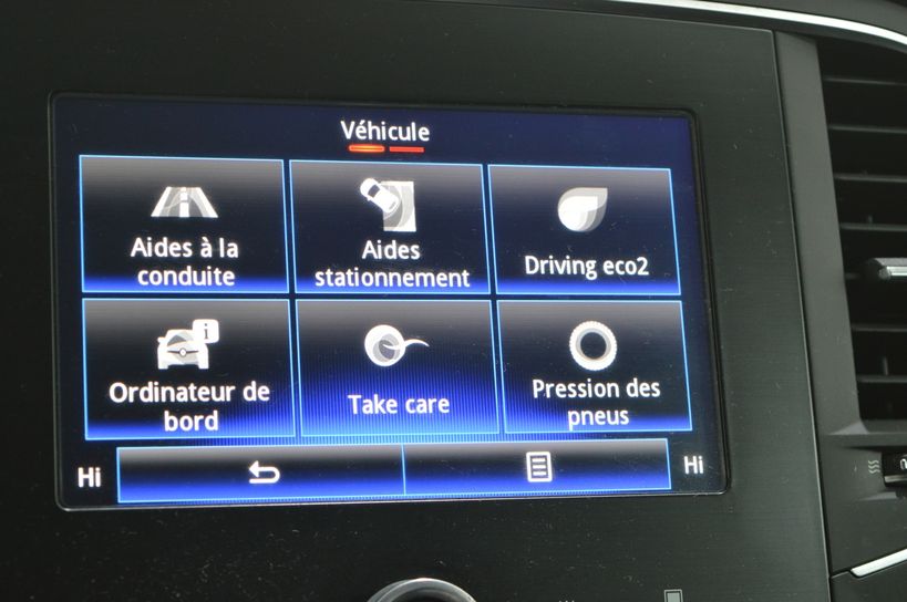 RENAULT MEGANE IV ESTATE BUSINESS 2017 - Photo n°17