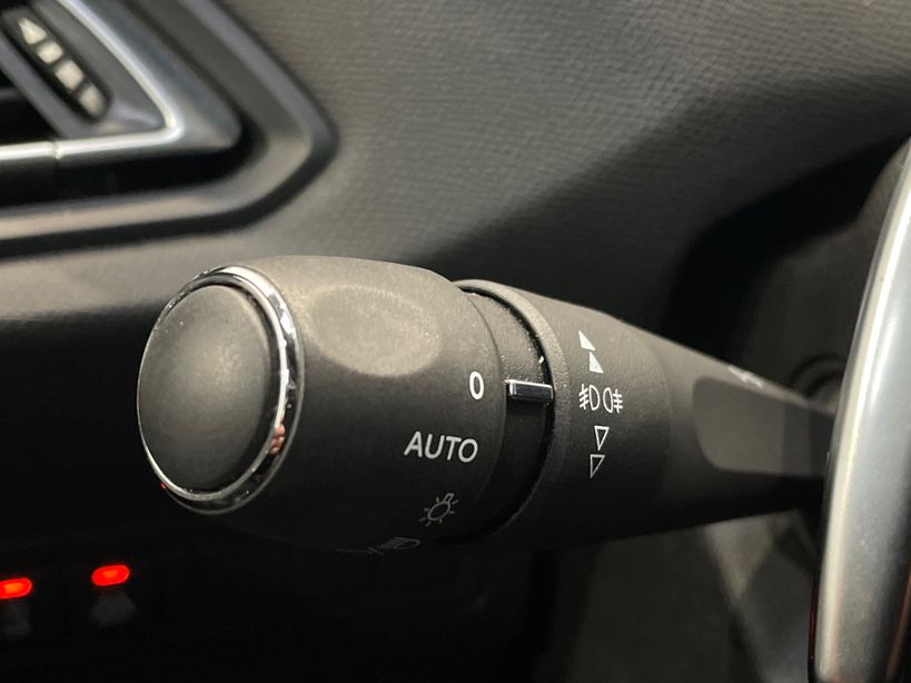 PEUGEOT 308 2021 - Photo n°32