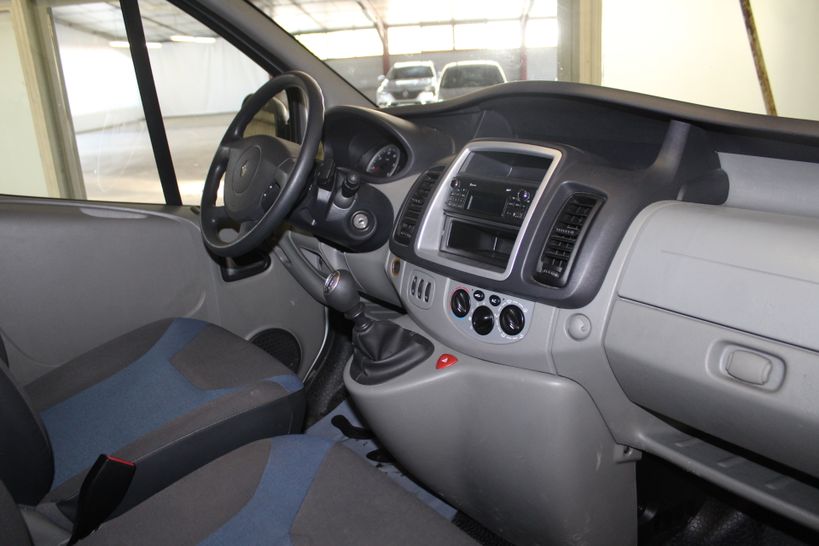 RENAULT TRAFIC II PASSENGER 2013 - Photo n°8