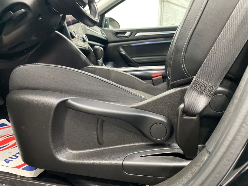 RENAULT MEGANE IV BERLINE 2021 - Photo n°36