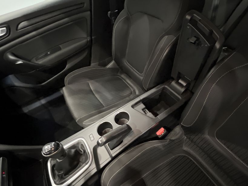RENAULT MEGANE IV BERLINE BUSINESS 2020 - Photo n°21