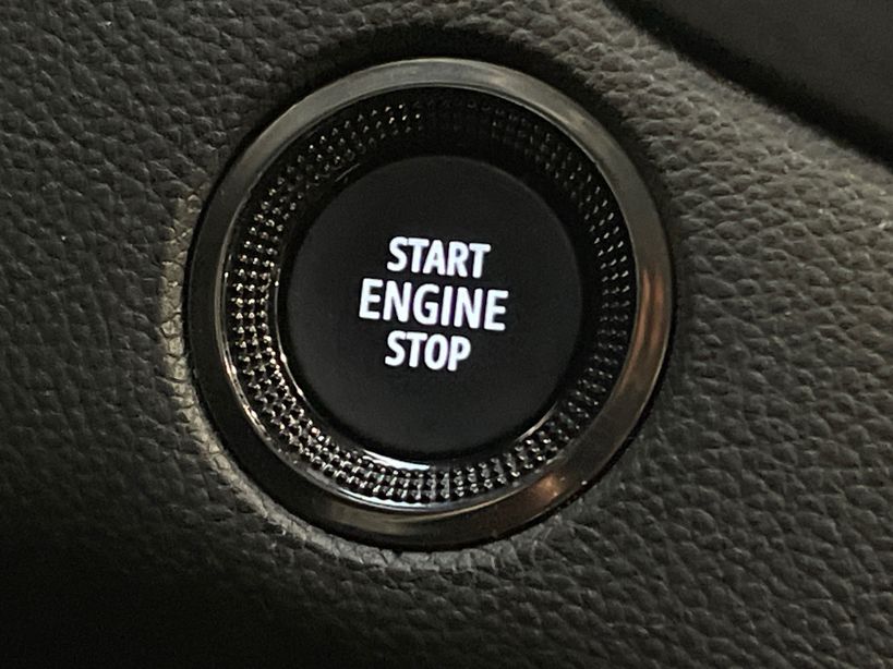 RENAULT MEGANE IV BERLINE 2021 - Photo n°31