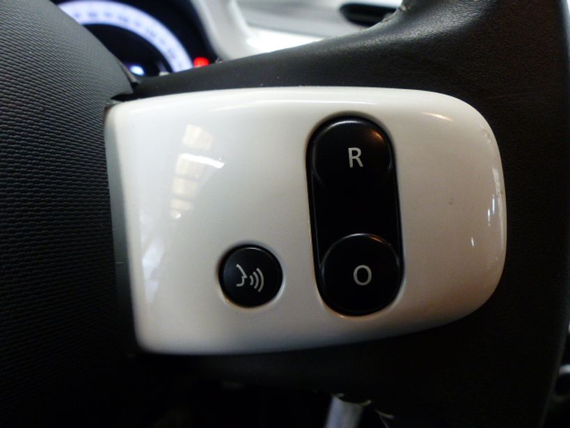 RENAULT TWINGO III 2017 - Photo n°15