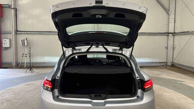 RENAULT MEGANE IV BERLINE 2021 - Photo n°15