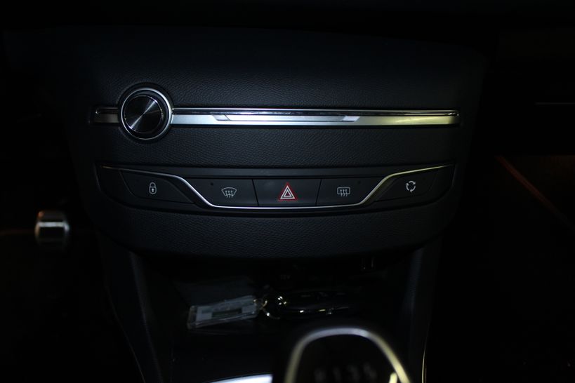 PEUGEOT 308 2020 - Photo n°13