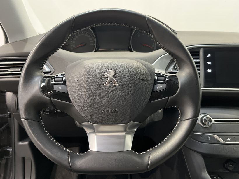 PEUGEOT 308 2020 - Photo n°11