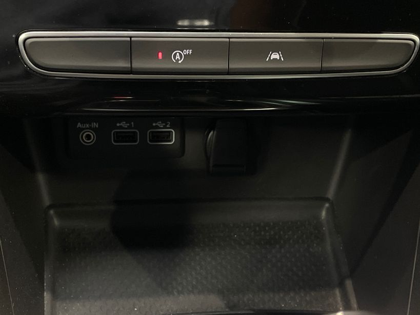 RENAULT MEGANE IV BERLINE 2022 - Photo n°18