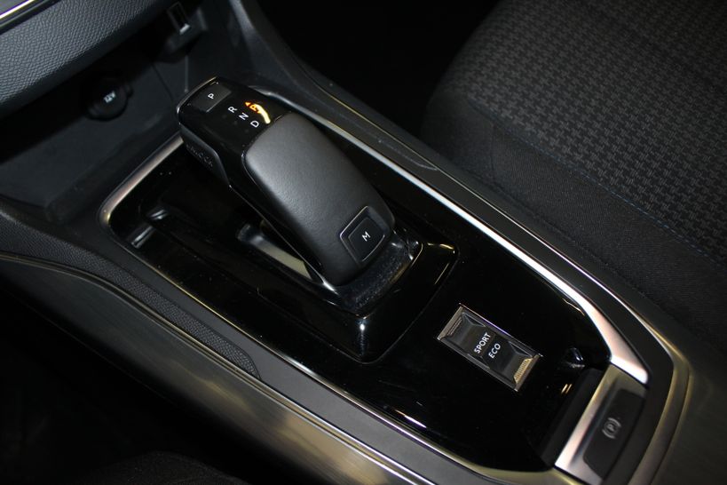 PEUGEOT 308 2019 - Photo n°13