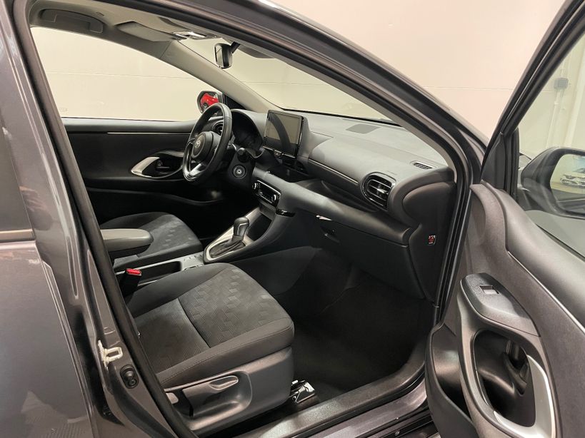 TOYOTA YARIS HYBRIDE 2025 - Photo n°7