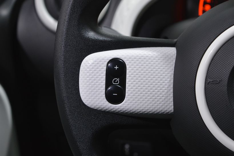 RENAULT TWINGO III 2019 - Photo n°10