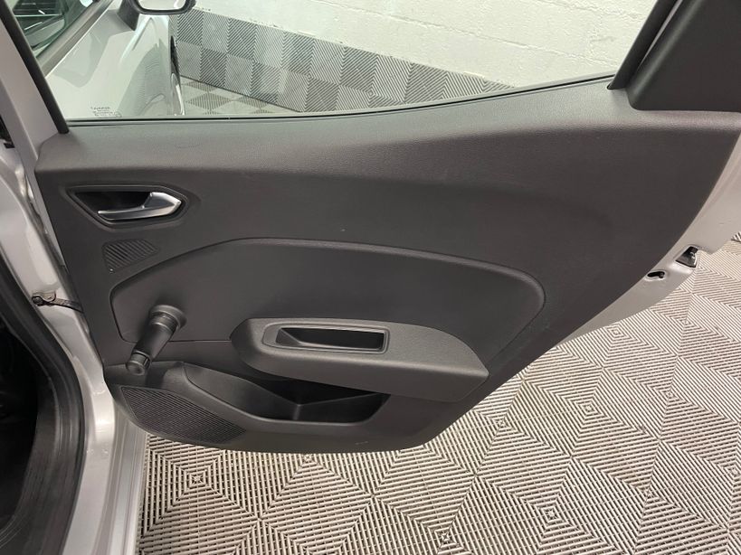 RENAULT CLIO V 2021 - Photo n°28