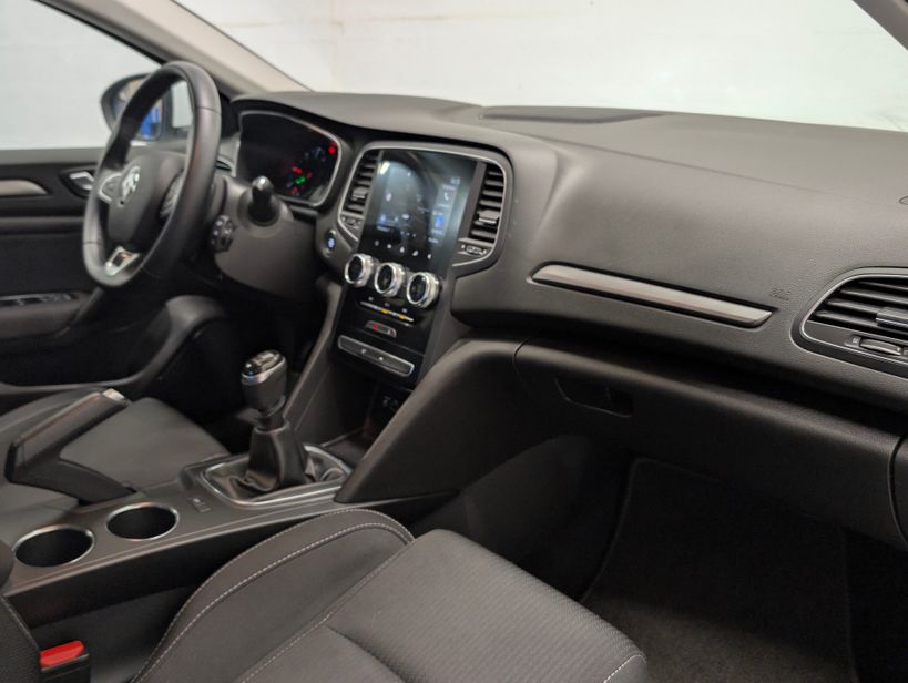 RENAULT MEGANE IV BERLINE 2022 - Photo n°18