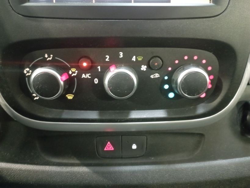 RENAULT TRAFIC FOURGON 2020 - Photo n°19