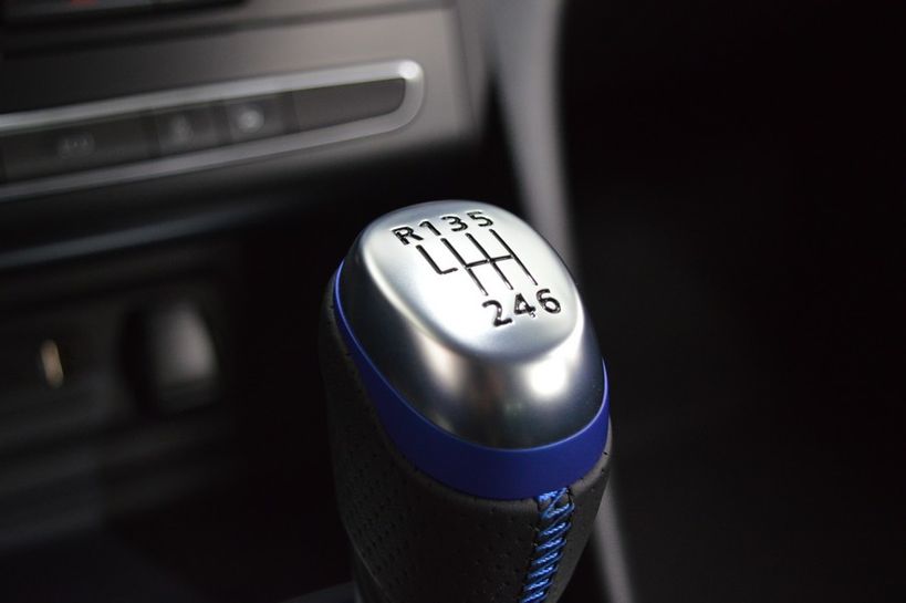 RENAULT MEGANE IV BERLINE 2019 - Photo n°13