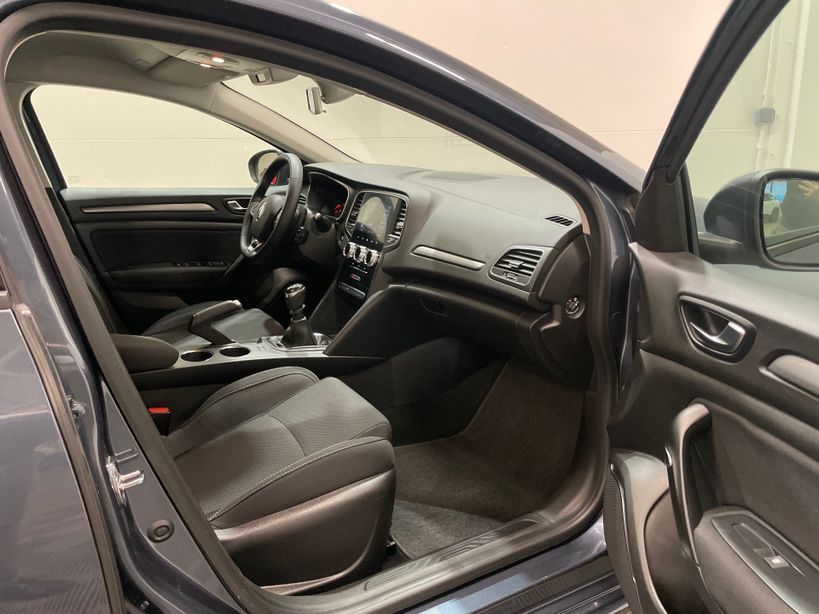 RENAULT MEGANE IV BERLINE 2023 - Photo n°7