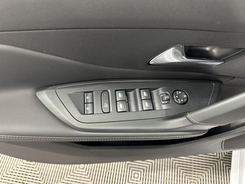 PEUGEOT 308 SW 2024 - Photo n°11