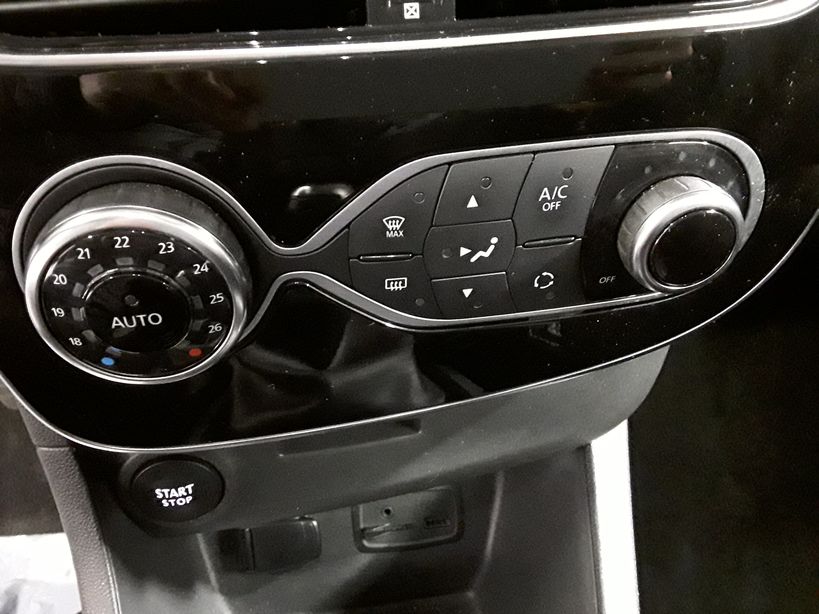 RENAULT CLIO IV 2018 - Photo n°17